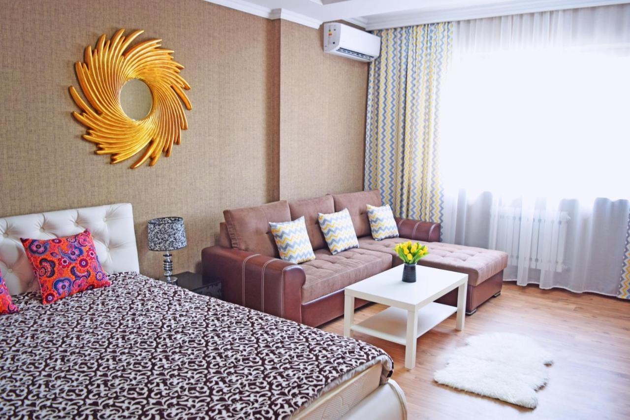 Sunny Apartment With Mountain View Bishkek Exterior photo