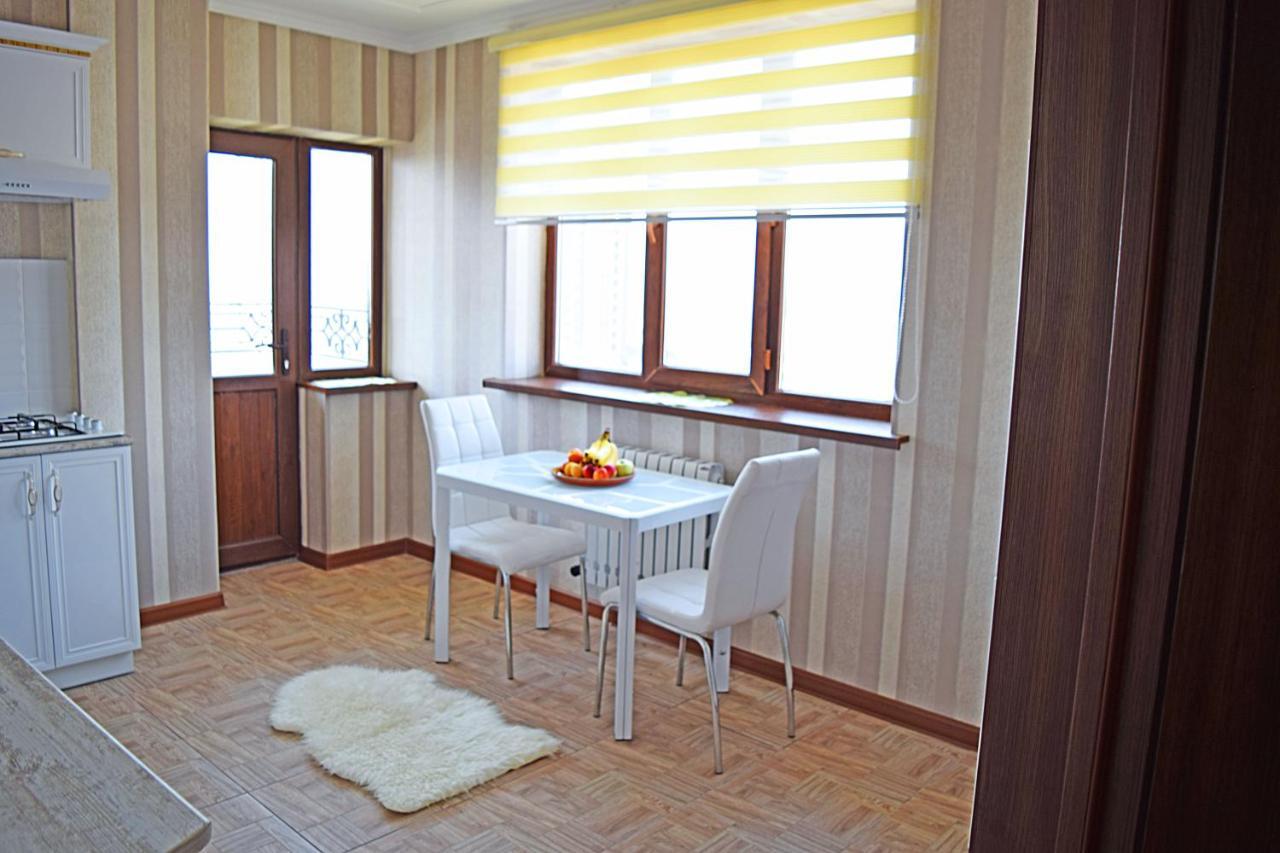 Sunny Apartment With Mountain View Bishkek Exterior photo